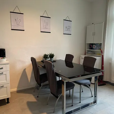 Fuer Familien, Urlauber Und Monteure 뒤스부르크