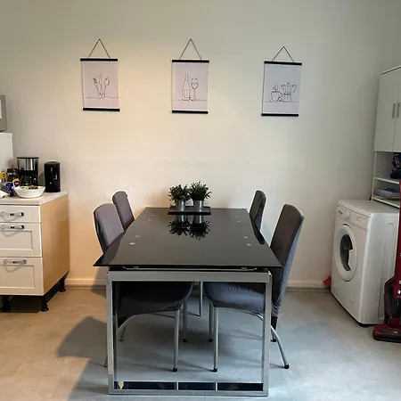 Fuer Familien, Urlauber Und Monteure *