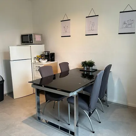 아파트 Fuer Familien, Urlauber Und Monteure 뒤스부르크