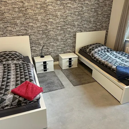 아파트 Fuer Familien, Urlauber Und Monteure